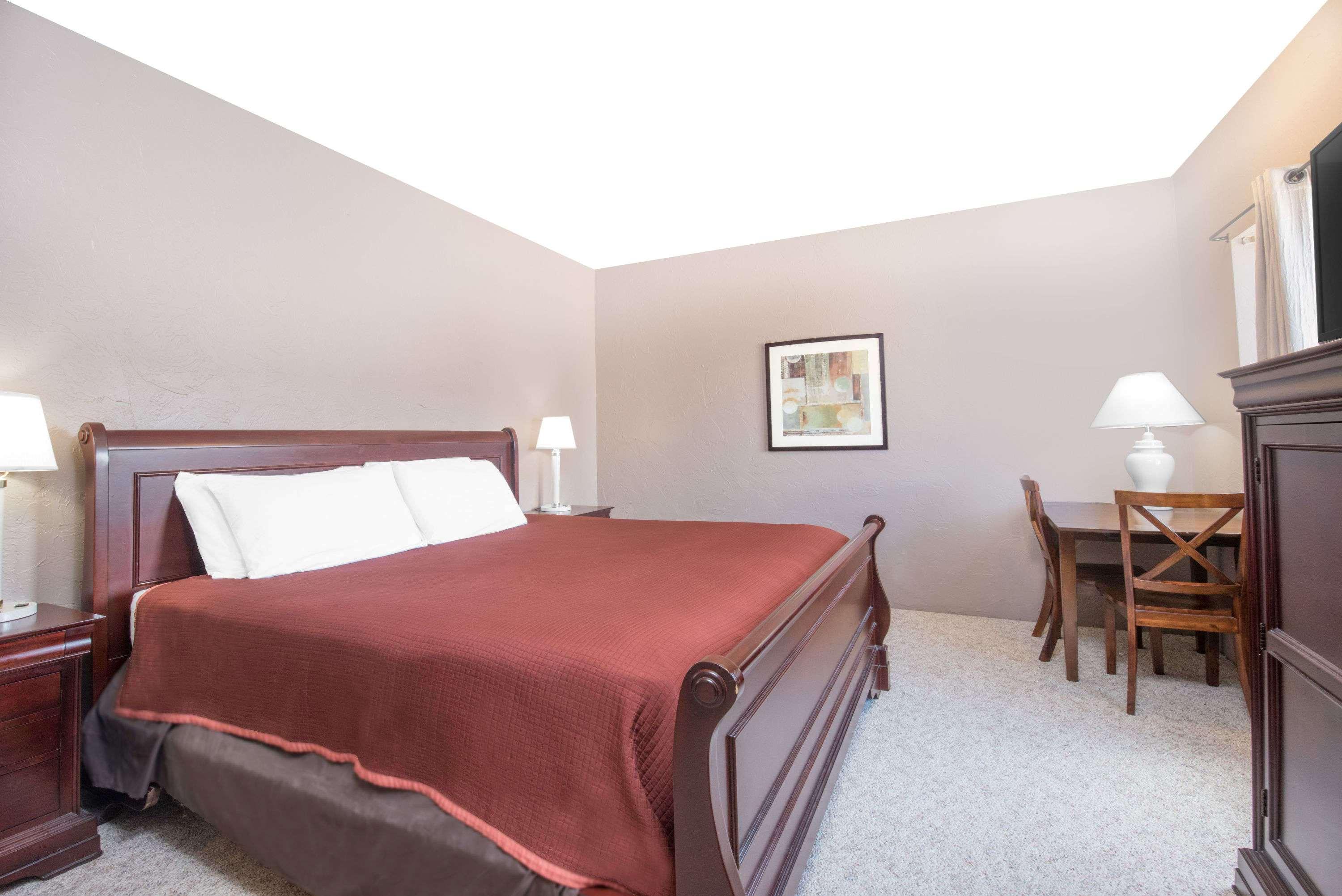 Baymont By Wyndham Spearfish Hotel Bagian luar foto