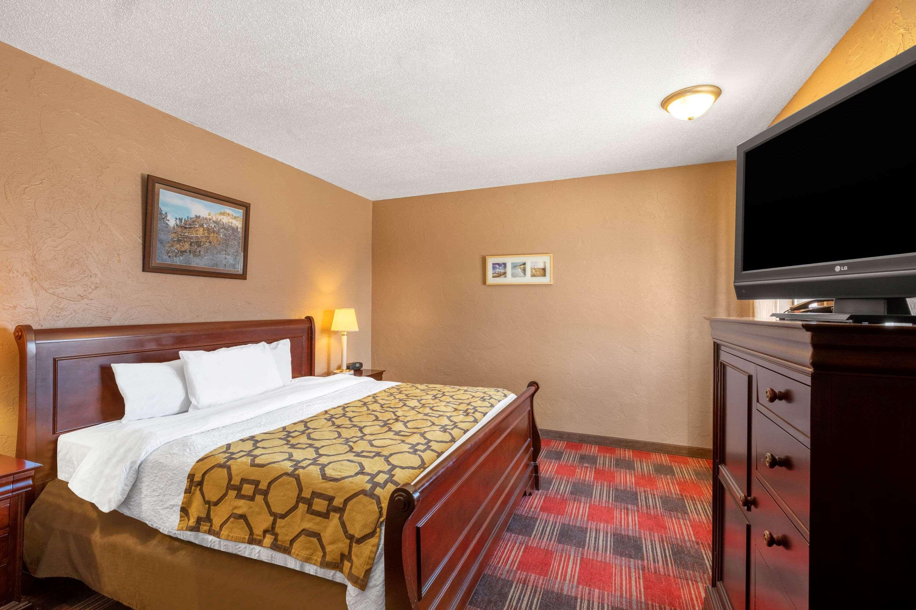 Baymont By Wyndham Spearfish Hotel Bagian luar foto