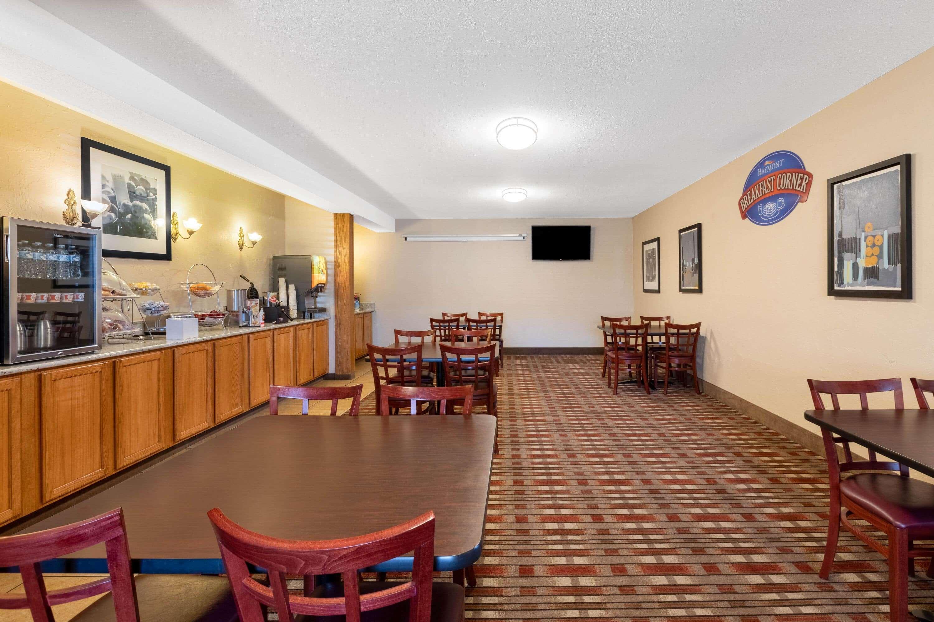 Baymont By Wyndham Spearfish Hotel Bagian luar foto