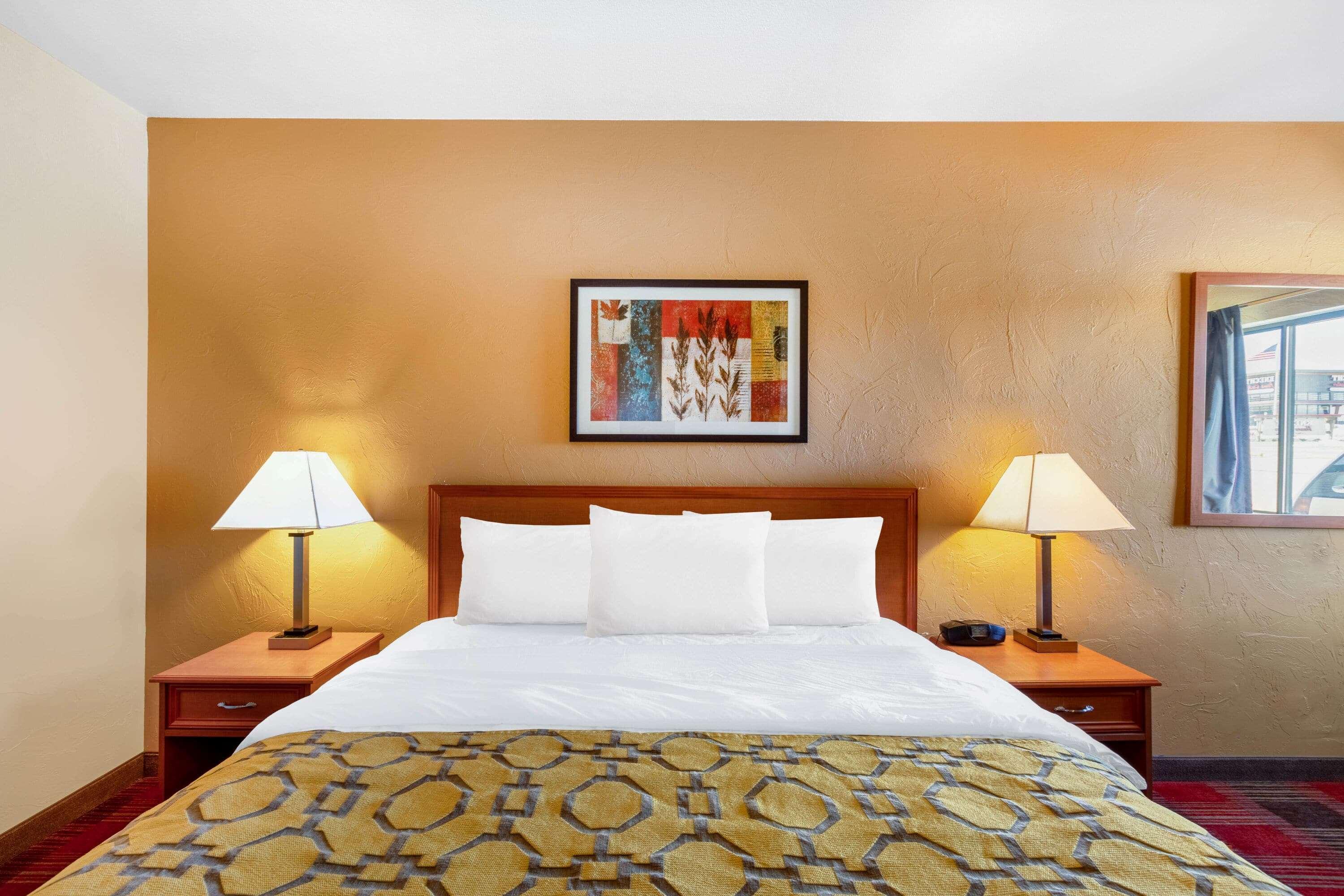 Baymont By Wyndham Spearfish Hotel Bagian luar foto