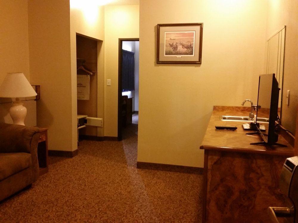 Baymont By Wyndham Spearfish Hotel Bagian luar foto