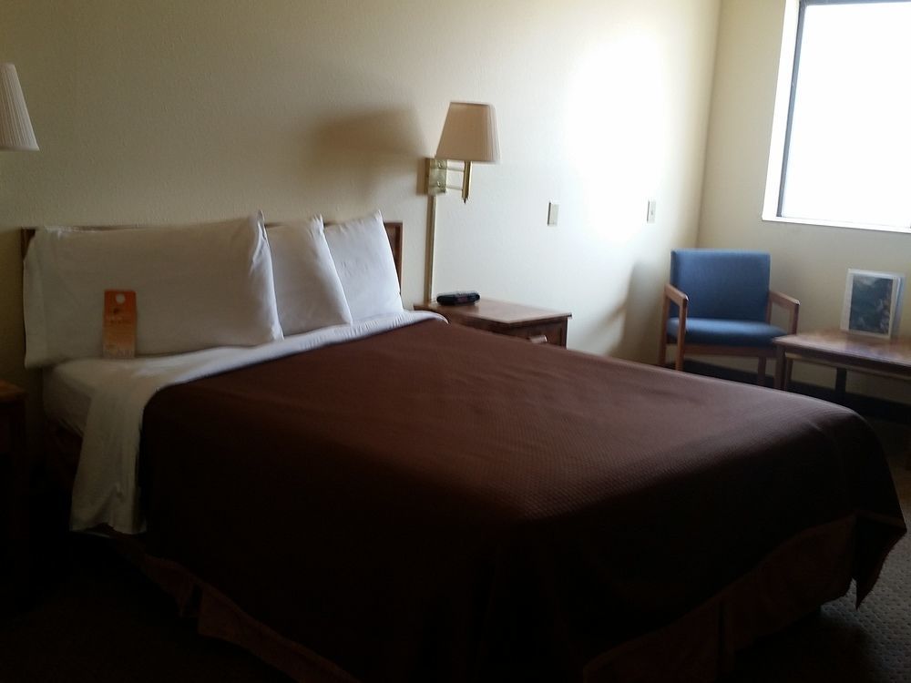 Baymont By Wyndham Spearfish Hotel Bagian luar foto