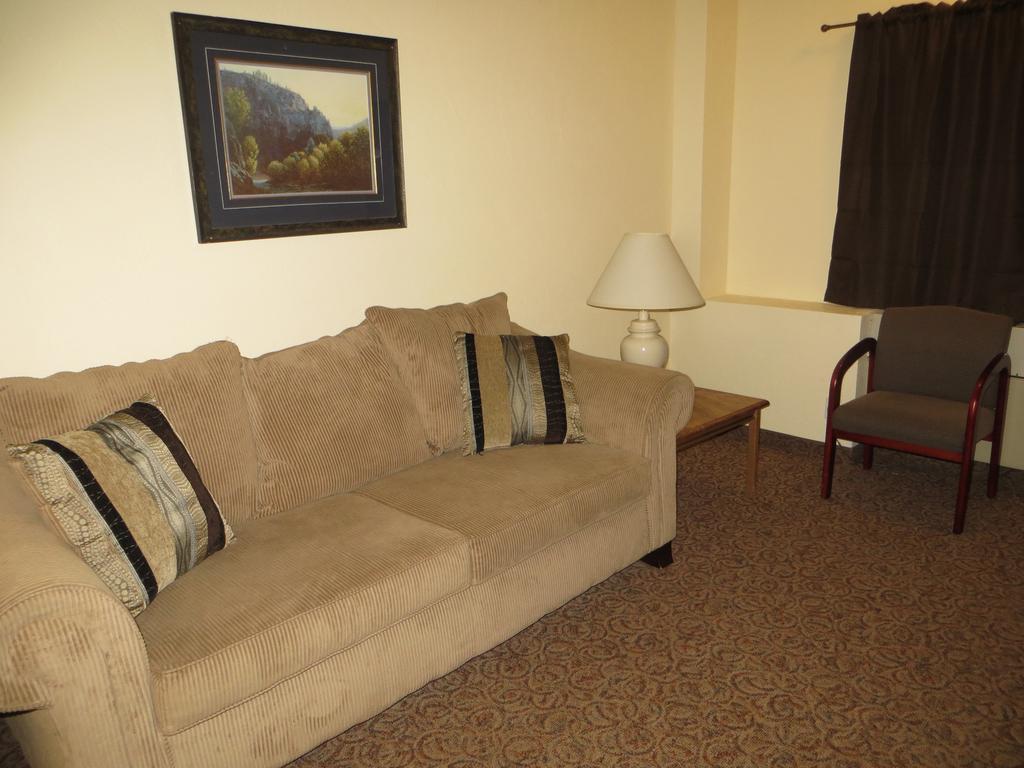 Baymont By Wyndham Spearfish Hotel Bagian luar foto